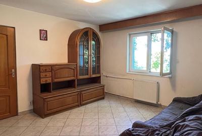 Apartament cu 3 camere semidecomandat în Sălaj