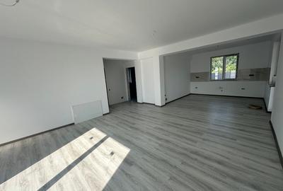 Casă individuală cu 3 camere cu Canalizare în Joița