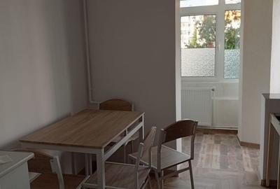Apartament cu 2 camere decomandat în Ultracentral