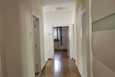Casă cu 3 camere în Trei Stejari