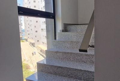 Apartament cu 3 camere decomandat în Faleza Nord