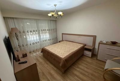 Apartament cu 3 camere decomandat, mobilat în Tomis II