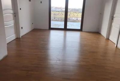Casă cu 7 camere cu Teren 2500 Mp în Marginea - 12