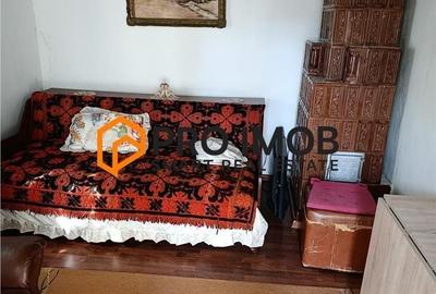 Casă cu 4 camere decomandat în Scurtești - 8