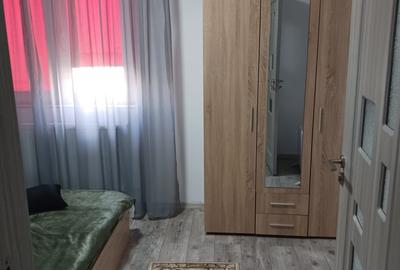 Apartament cu 2 camere semidecomandat în Berceni