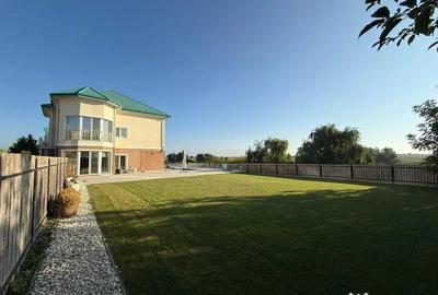 Casă cu 7 camere cu Teren 650 Mp în Ștefăneștii de Jos