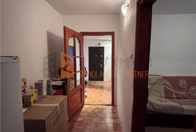 Apartament cu 3 camere decomandat în Lacu - 1