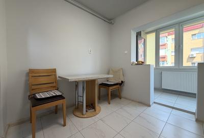 Apartament cu 3 camere decomandat, mobilat în Plăvăț II - 8