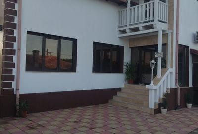 Casă cu 4 camere în Central - 1