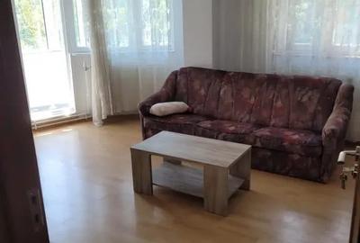 Apartament cu 3 camere decomandat în Aviației