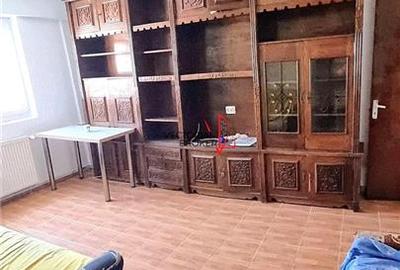 Apartament cu 2 camere semidecomandat în Teiul Doamnei