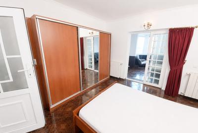Apartament cu 4 camere decomandat în Unirii