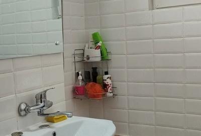 Apartament cu 3 camere decomandat în 9 Mai - 2