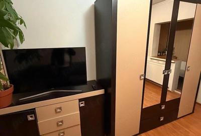 Apartament cu 3 camere semidecomandat în George Enescu