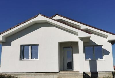Casă cu 4 camere cu Teren 557 Mp în Sântandrei - 1