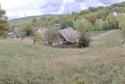 Teren de 3900 mp, în Valea Rumâneștilor - 2
