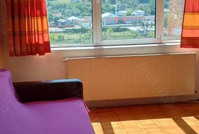 Apartament cu 3 camere decomandat în Micro II - 3