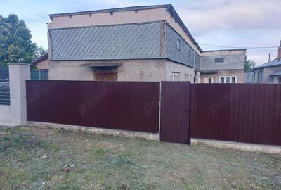 Casă cu Teren 400 Mp în Vulturu