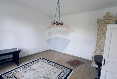Casă individuală cu 6 camere cu Teren 3300 Mp în Central - 2