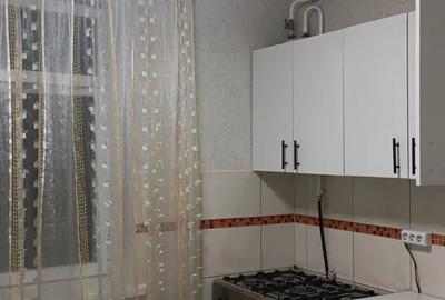 Garsonieră decomandată în Lipovei