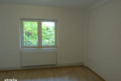 Casă cu 4 camere cu Teren 2100 Mp în Ludești - 11