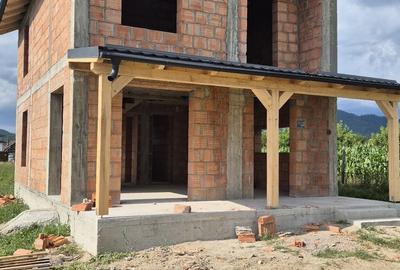 Casă cu 3 camere în Săsar