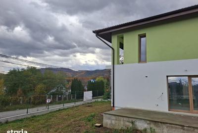 Casă cu 4 camere cu Teren 705 Mp în Sadu