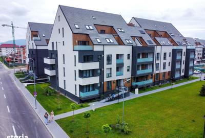 Apartament cu 3 camere decomandat în Tractorul