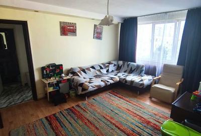 Apartament cu 3 camere semidecomandat, mobilat în Rahova - 1