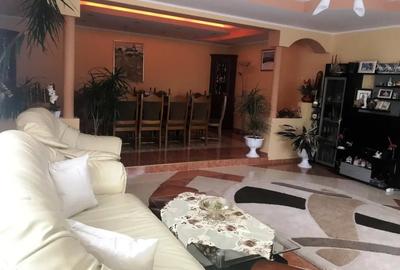 Casă cu 5 camere în Central - 11