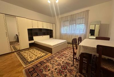 Apartament cu 3 camere, mobilat în Florilor - 14