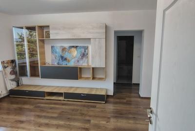 Apartament cu 2 camere semidecomandat în Micro 4 - 3