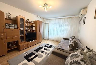 Apartament cu 2 camere decomandat în Nicolina