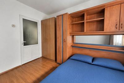 Apartament cu 3 camere decomandat, mobilat în Tractorul - 4