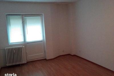 Apartament cu 2 camere decomandat în Crângași