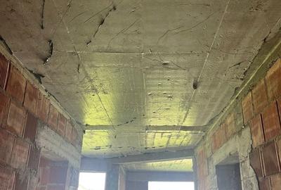 Casă cu 4 camere în Central - 1