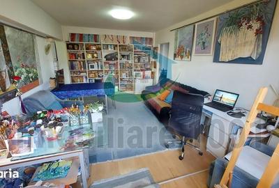 Apartament cu 3 camere semidecomandat în Central - 1