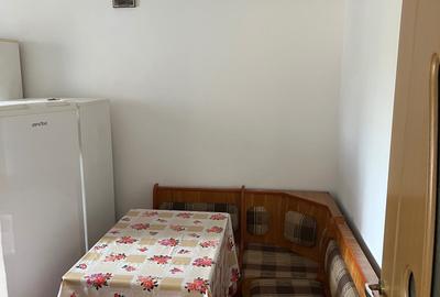 Apartament cu 2 camere decomandat în Petrișor