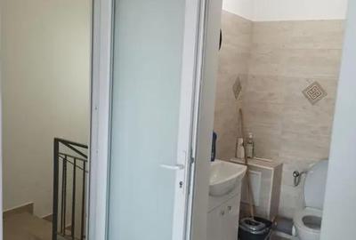Spațiu comercial, de 44 mp, în Central - 8