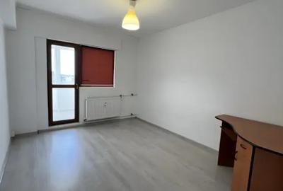 Apartament cu 3 camere decomandat în Pantelimon