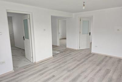 Casă cu 3 camere în Central