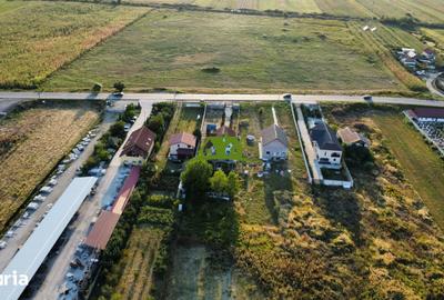 Casă cu 5 camere cu Teren 3600 Mp în Central