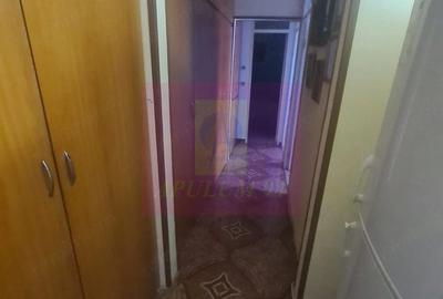 Apartament cu 3 camere decomandat în Câmpina