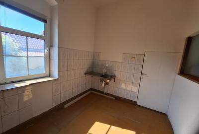 Casă individuală cu 6 camere cu Canalizare în Gelu - 3