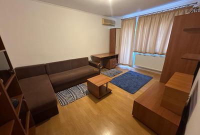 Garsonieră decomandată în Complex Studențesc