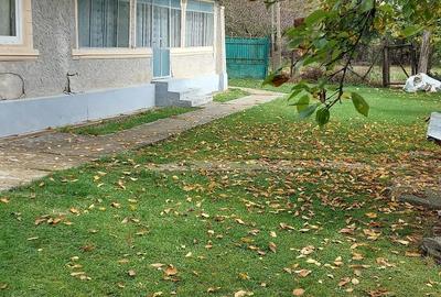 Casă cu 3 camere cu Teren 973 Mp în Exterior Vest