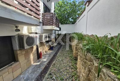 Apartament cu 3 camere semidecomandat în Lacul Tei