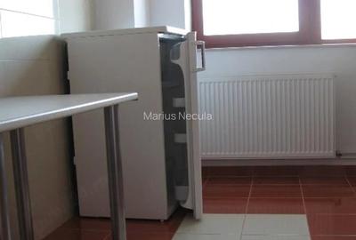 Garsonieră decomandată în Eroii Revoluției - 2