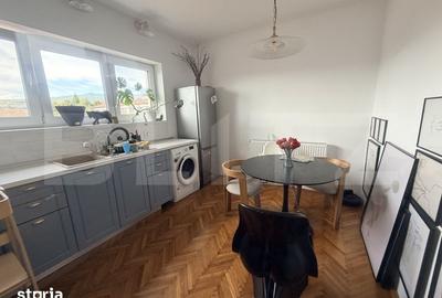 Casă cu 6 camere decomandat cu Teren 100 Mp în Cetate