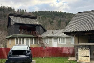 Casă cu Teren 4300 Mp în Câmpuri